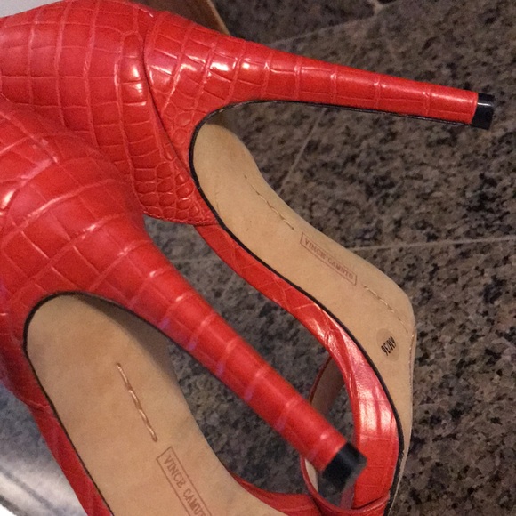 Vince Camuto Red Strappy Ankle Heels size 6 - Picture 6 of 6